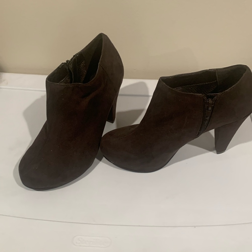 Women’s Suede Low-cut Boot with heel